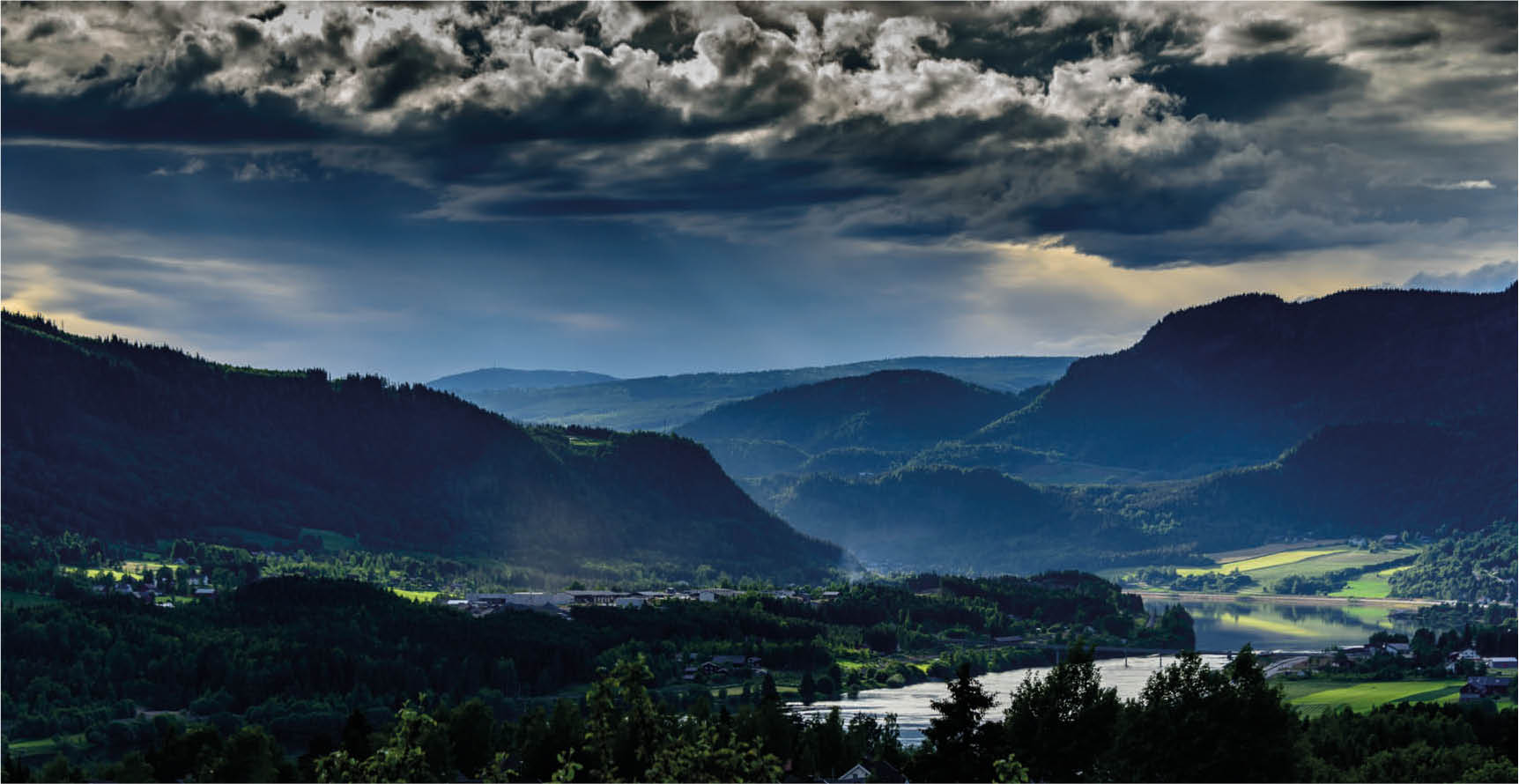 Gudbrandsdalen valley-cloudy